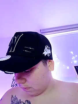 aron lettone01 online show from September 19, 8:20 pm