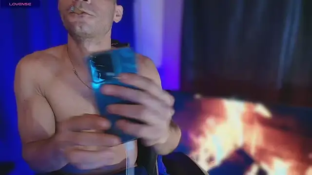 sexyboycolombi4 online show from July 1, 7:24 pm