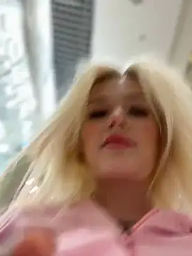 Snapshot of MilaDemies chatting on December 20, 1:22 pm MilaDemies online show from December 20, 1:22 pm