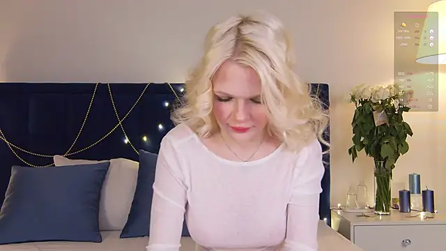 Snapshot of MilaDemies chatting on January 17, 2:39 am MilaDemies online show from January 17, 2:39 am