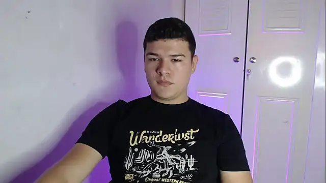 Snapshot of Plug_Control chatting on October 5, 6:28 pm Plug Control online show from October 5, 6:28 pm