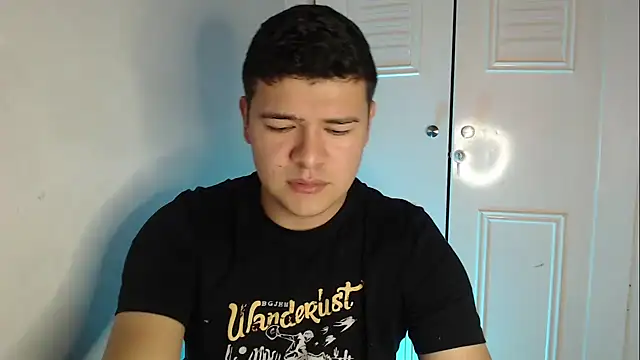 Snapshot of Plug_Control chatting on October 10, 3:33 pm Plug Control online show from October 10, 3:33 pm