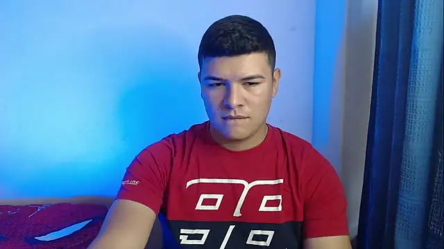 Snapshot of Plug_Control chatting on October 18, 9:04 pm Plug Control online show from October 18, 9:04 pm