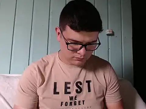 Snapshot of Plug_Control chatting on March 13, 8:37 pm Plug Control online show from March 13, 8:37 pm