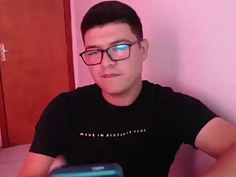 Snapshot of Plug_Control chatting on April 2, 11:41 am Plug Control online show from April 2, 11:41 am