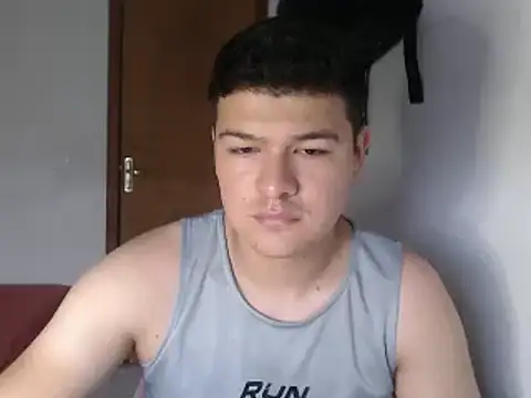 Snapshot of Plug_Control chatting on April 6, 6:20 pm Plug Control online show from April 6, 6:20 pm