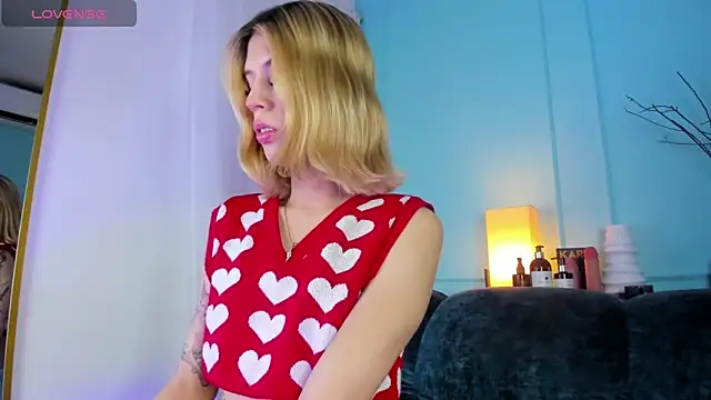 Snapshot of Courtney_gonet chatting on January 19, 3:50 am Courtney gonet online show from January 19, 3:50 am