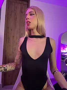 Snapshot of Courtney_gonet chatting on May 19, 1:56 am Courtney gonet online show from May 19, 1:56 am