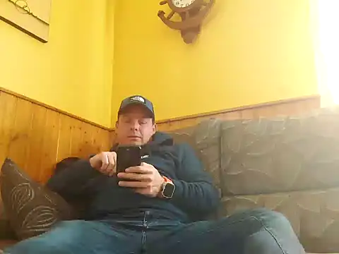 Snapshot of Jose_HotLatino chatting on March 31, 2:28 pm Jose HotLatino online show from March 31, 2:28 pm