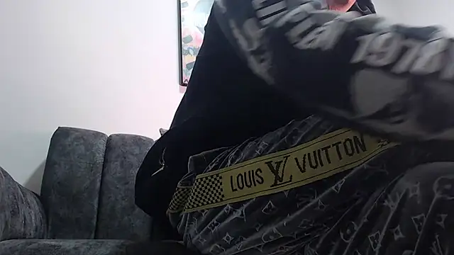 Snapshot of dannybigcockxxl chatting on March 9, 3:54 am dannybigcockxxl online show from March 9, 3:54 am