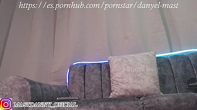 Snapshot of dannybigcockxxl chatting on March 26, 4:40 am dannybigcockxxl online show from March 26, 4:40 am