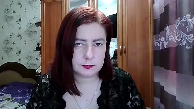 Snapshot of SophieNightAh chatting on February 13, 5:31 pm SophieNightAh online show from February 13, 5:31 pm