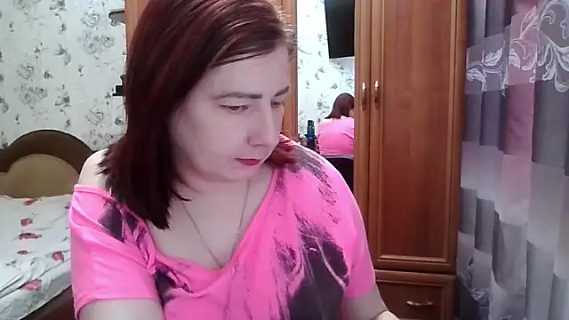 Snapshot of SophieNightAh chatting on February 28, 8:37 am SophieNightAh online show from February 28, 8:37 am