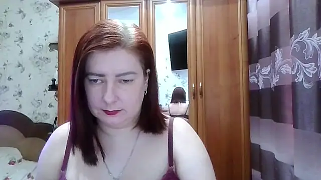 Snapshot of SophieNightAh chatting on March 10, 3:28 pm SophieNightAh online show from March 10, 3:28 pm