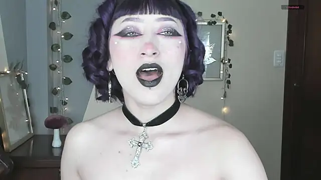 Snapshot of BlueBerry____ chatting on December 19, 12:28 am BlueBerry online show from December 19, 12:28 am