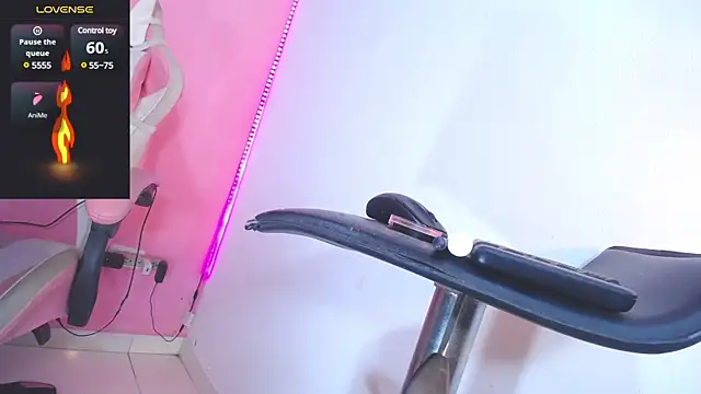 Snapshot of MissIvanna chatting on January 11, 5:41 am MissIvanna online show from January 11, 5:41 am