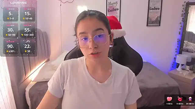 Amy joones online show from December 13, 5:00 pm