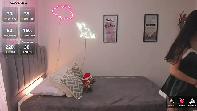 Amy joones online show from December 21, 1:53 pm