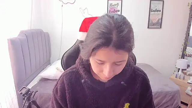 Amy joones online show from December 26, 3:20 pm