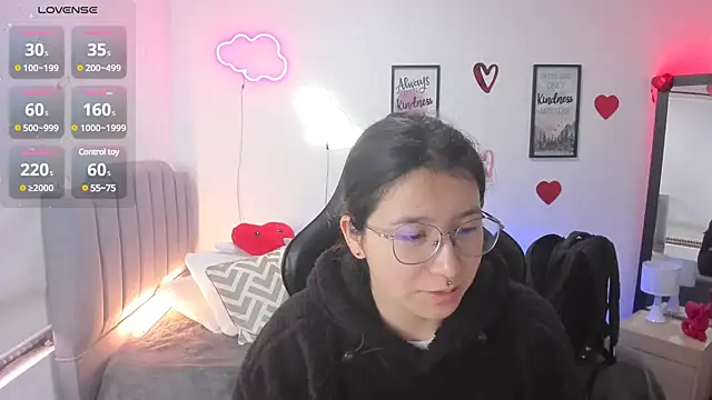 Amy joones online show from February 21, 1:33 pm