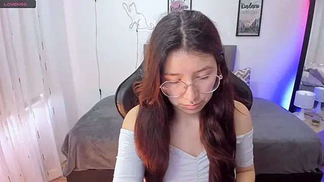 Amy joones online show from October 9, 12:14 pm