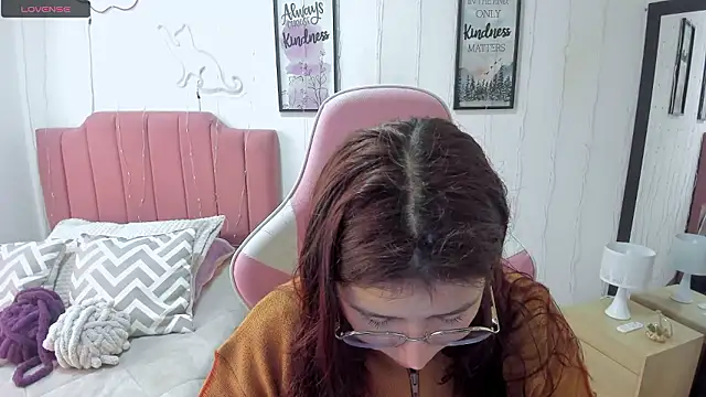 Amy joones online show from January 12, 12:32 pm