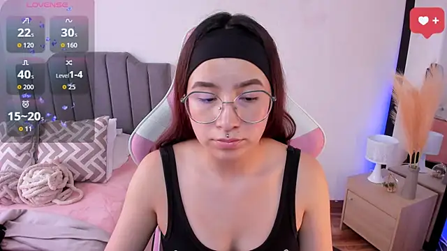 Amy joones online show from April 29, 5:30 pm