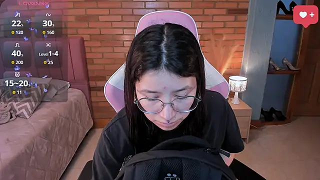 Amy joones online show from May 9, 11:26 am