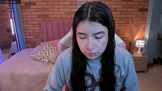 Amy joones online show from May 21, 11:28 am