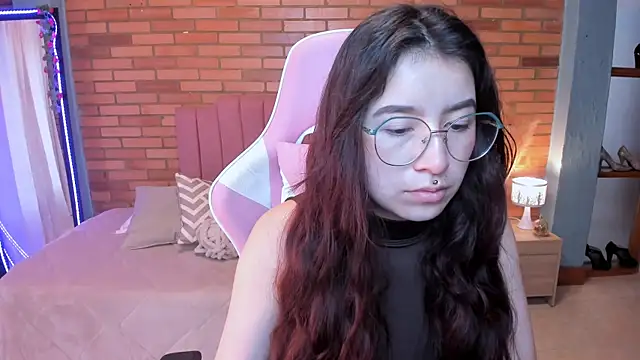 Amy joones online show from June 3, 11:46 am