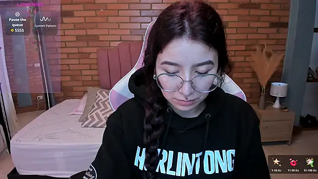 Amy joones online show from June 6, 11:26 am