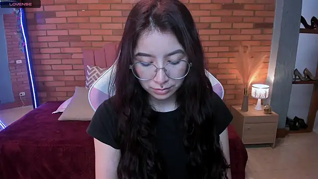 Amy joones online show from June 10, 11:42 am