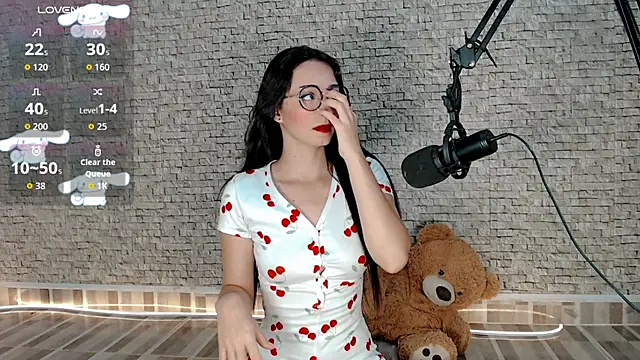emma unu online show from June 6, 3:00 am