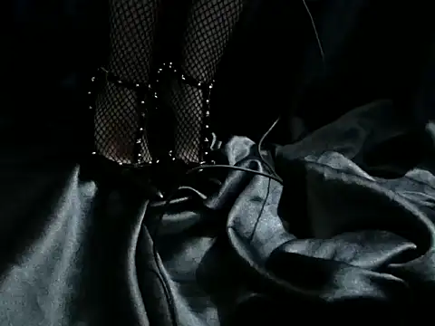 AshleyEasyFry online show from February 13, 4:47 pm