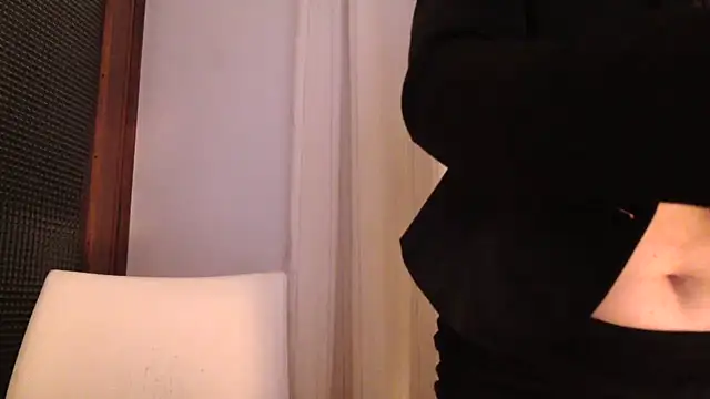 Snapshot of fragrance72 chatting on February 16, 7:49 pm fragrance72 online show from February 16, 7:49 pm
