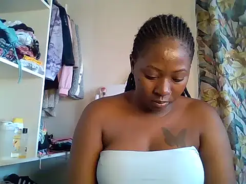 Snapshot of choco_dimples chatting on January 25, 5:40 am choco dimples online show from January 25, 5:40 am