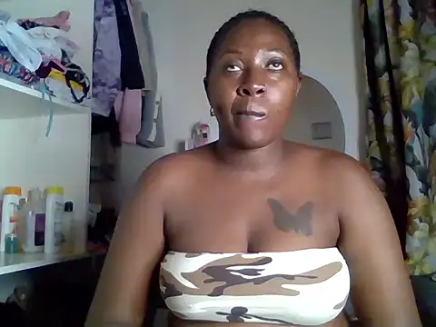 Snapshot of choco_dimples chatting on January 29, 6:18 pm choco dimples online show from January 29, 6:18 pm