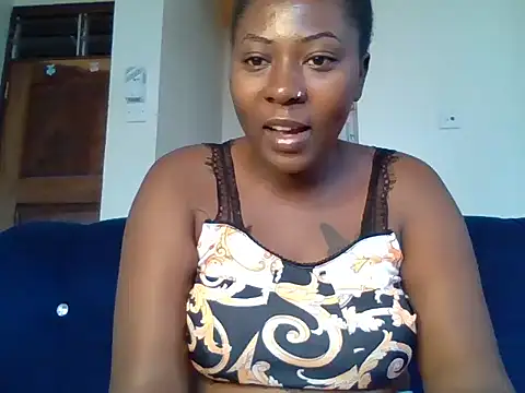 Snapshot of choco_dimples chatting on February 3, 5:40 am choco dimples online show from February 3, 5:40 am