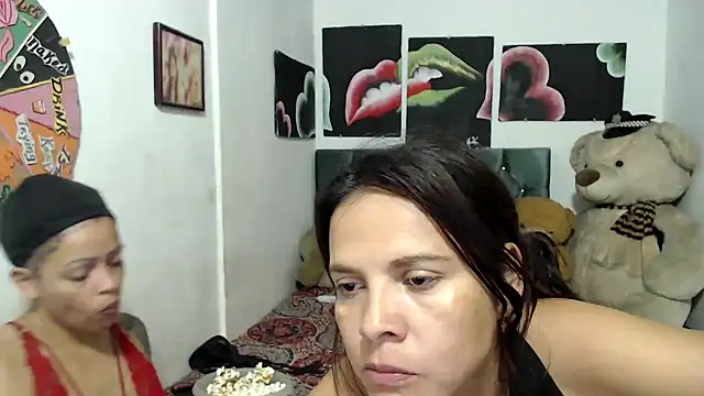 manzanahot9 online show from March 5, 8:10 pm