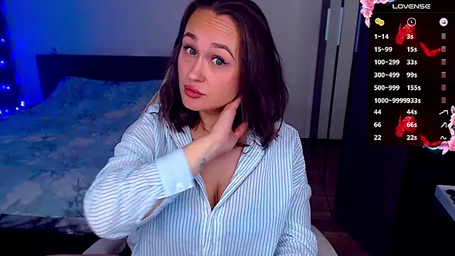 Snapshot of Cutie-Melanie chatting on October 19, 12:11 am Cutie-Melanie online show from October 19, 12:11 am