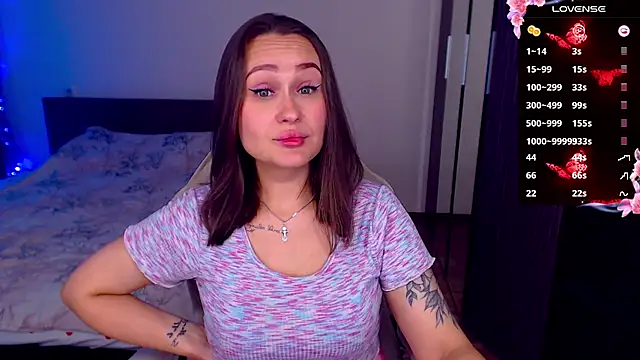 Snapshot of Cutie-Melanie chatting on November 23, 8:30 pm Cutie-Melanie online show from November 23, 8:30 pm