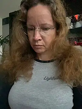 AnnikaRose online show from October 8, 6:00 am