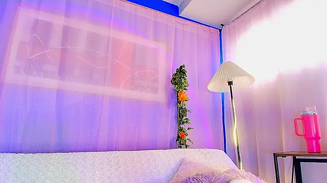 liccy hall online show from June 11, 12:14 pm