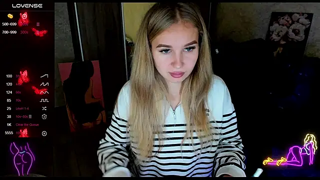 Snapshot of _NigoNika chatting on December 8, 1:58 pm NigoNika online show from December 8, 1:58 pm