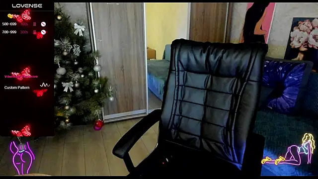 Snapshot of _NigoNika chatting on December 21, 2:58 pm NigoNika online show from December 21, 2:58 pm