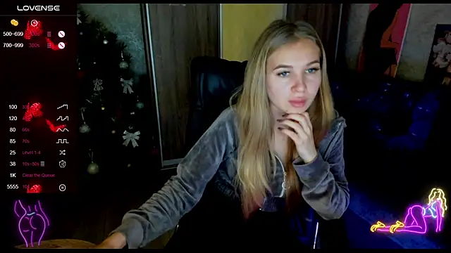 Snapshot of _NigoNika chatting on December 28, 2:53 pm NigoNika online show from December 28, 2:53 pm