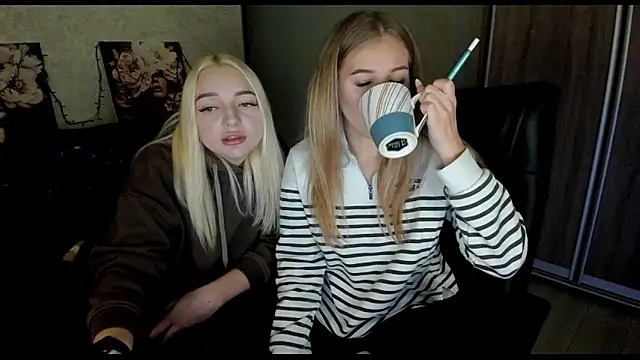  NigoNika online show from October 24, 8:27 pm