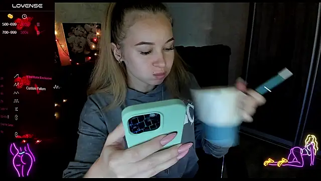  NigoNika online show from October 31, 1:45 pm