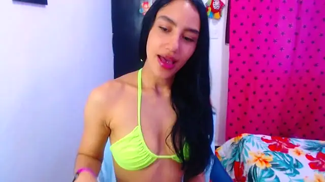 Snapshot of pleasure_and_fantasy chatting on December 3, 2:27 pm pleasure and fantasy online show from December 3, 2:27 pm