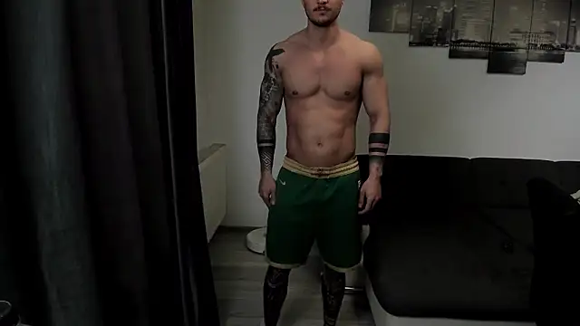 Richarddarell1 online show from March 16, 6:39 am